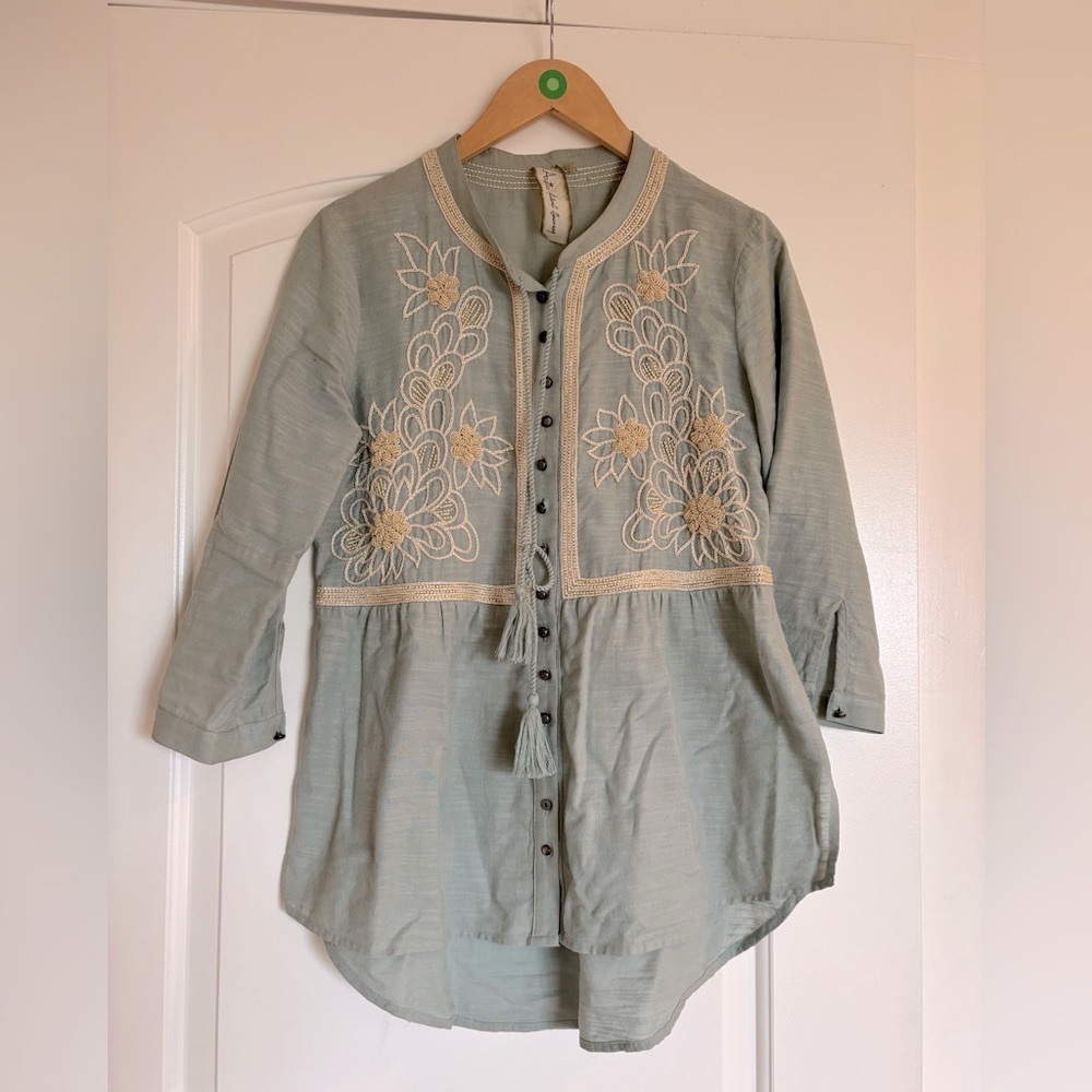 Anthropologie Embroidered button front blouse, light blue, XS, made in India